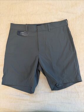 J. Crew Men's Flat Front Shorts — Charcoal Gray - Tech fabric- 7” inseam